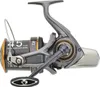 A studio shot of a fishing reel against a white background. Anteprima dell’immagine prodotto