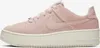 A side view of a pink Nike Air Force 1 Sage Low sneaker against a white background. Produktbild-Vorschau