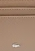 A close-up view of a textured taupe material with a small silver crocodile logo. Voir les images du produit