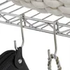 Close-up of two S-hooks hanging from a metal shelf, one holding a black pouch and the other a decorative rope. Voir les images du produit