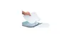 A hand is placing a sheet of paper into a light blue binder. Náhled obrázku produktu