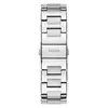 A close-up view of a watch bracelet with the Guess logo visible on the clasp. Voir les images du produit