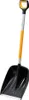 A Fiskars Solid™ snow shovel with a black scoop and an orange handle. Anteprima dell’immagine prodotto
