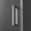A close-up of a shower door handle. Anteprima dell’immagine prodotto