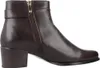 A side view of a brown leather ankle boot with a zipper and buckle detail. Voir les images du produit