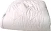 A white quilted mattress protector is shown lying flat. Produktbild-Vorschau