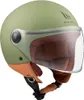 A studio shot of a green motorcycle helmet with a clear visor. Anteprima dell’immagine prodotto