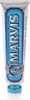 A close-up studio shot of a Marvis Aquatic Mint toothpaste tube. Náhled obrázku produktu