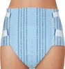 A close-up shot of a person wearing a light blue diaper with dark blue vertical stripes and small white tabs on the sides. Anteprima dell’immagine prodotto