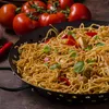 Hello Pho Instant Pho Wok Knoflook en Ui Glutenvrij (76 gr) Productafbeelding-voorbeeld 6