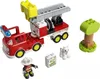 A LEGO DUPLO fire truck set with accessories, including a firefighter figure, a cat, a tree, and a small printed brick. Produktbild-Vorschau