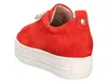 A red suede platform sneaker shown from the side and back on a white background. Náhľad obrázku produktu