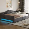 A bedroom scene with a daybed as the main focus. Náhľad obrázku produktu