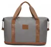 Graue Handgepäcktasche für Damen, 40 x 30 x 20 cm, mit Produktbild-Vorschau 13