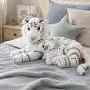 Wild Republic Tiger Kuscheltier - weis - mit Jungen - 38 cm Produktbild-Vorschau 3