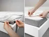 A split image showing hands tucking a white fitted sheet onto a mattress on a white bed frame. Anteprima dell’immagine prodotto