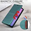 A teal flip wallet phone case is shown open, revealing a purple phone screen. Red arrows indicate a magnetic closure feature. A small inset shows a close-up of the case's stitching and a brown card slot. A horseshoe magnet is also visible. Produktbild-Vorschau