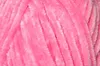 A close-up, textured view of pink yarn. Produktbild-Vorschau