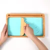 Montessori zandtafel van hout met blauw zand, geschikt voor Productafbeelding-voorbeeld 4