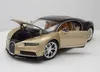 Welly 24077G Bugatti Chiron 2017 gold schwarz 1:24 Produktbild-Vorschau 4