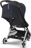 A close-up view of the back of a dark blue stroller, showing the frame, wheels, and storage basket. Anteprima dell’immagine prodotto