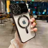 A person's hand is holding a phone case with a phone inside, showing the back of the phone and case. Produktbild-Vorschau