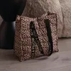 Tasche Leoprint, Wattiert, Schwarzes Innenfutter, Produktbild-Vorschau 5