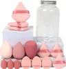 Ein Set rosa Make-up-Schwämme in einem Mixbecher und Produktbild-Vorschau 7