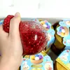 Realistisches Riesen-Knödel-Quetschspielzeug mit Produktbild-Vorschau 3