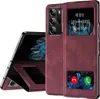 A red flip case for a foldable phone is shown, with the phone partially open and displaying a screen with contact information and call buttons. Produktbild-Vorschau