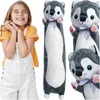 Kruzzel 24714 Plyšový vankúš Pes, 70 cm, šedobiela Náhľad obrázku produktu 5