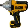 A DeWalt 18V XR Brushless impact wrench is shown against a white background. Voir les images du produit