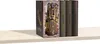A book nook diorama of Diagon Alley, with three plain brown books to its right, all placed on a light-colored shelf. Produktbild-Vorschau