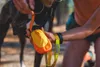 Nahaufnahme des Verschlusssystems am Ruffwear Summit Trex Sunrise Yellow Produktbild-Vorschau
