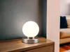 Kleine Tischleuchte mit Glaskugel Weiß Ø12cm - LED per Produktbild-Vorschau 5