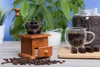 Handmühle Retro Holz für Kaffee, Pfeffer & Salz mit Gratis Produktbild-Vorschau 14
