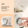 A split image showing a kitchen mixer on the left and a close-up of a hand adjusting its speed dial on the right. Text describes the mixer's power and settings. Produktbild-Vorschau