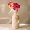 HOMLA BLOOMY Vase mit geprägten Blumen 9.5x9.5x23.5cm Produktbild-Vorschau 4