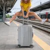 Travelhouse London - Pevný polykarbonátový hliníkový kufor Náhľad obrázku produktu 3