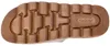 Das Bild zeigt eine bequeme Sandale in Beige mit einem minimalistischen Design. Der Fokus liegt auf der Innenseite der Sandale. Náhled obrázku produktu