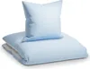 A neatly folded duvet and pillow in a light blue color, presented on a white background. Produktbild-Vorschau