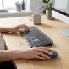 Logitech Signature Slim Combo MK950 per le aziende Anteprima dell’immagine prodotto 10
