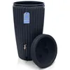 A dark gray rain barrel with a gold faucet and a blue tag that says 'Made in Europe'. The lid is off and placed next to the barrel. Produktbild-Vorschau