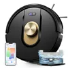 A black and gold robot vacuum cleaner is shown from a slightly elevated front-left angle, with a smartphone displaying a floor map and a water tank with water in the foreground. Produktbild-Vorschau