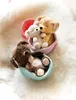 Three plush puppies are nestled in colorful baskets on a fluffy white rug. Produktbild-Vorschau
