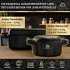 Two black cast iron pots are displayed on a wooden surface with kitchen shelves in the background. Text overlays describe the products and their features. Produktbild-Vorschau