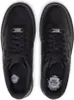 A top-down view of a pair of black Nike Air Force 1 sneakers against a white background. Náhled obrázku produktu