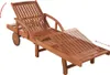 A wooden sun lounger on a white background, with arrows indicating adjustability. Podgląd zdjęcia produktu