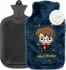 A black rubber hot water bottle is shown next to a plush blue cover featuring a cartoon character. Anteprima dell’immagine prodotto