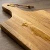 TAGLIERE IN ROVERE con manico e laccio 43x19,5x2 cm Anteprima dell’immagine prodotto 9